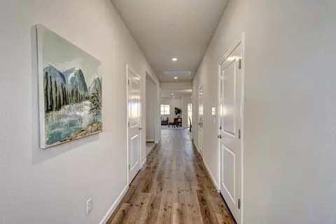 Entry Way - 1165 Nicklaus Rd, Galt, CA 95632 photo 4 of 11