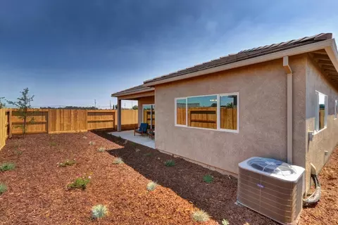 Exterior - 1165 Nicklaus Rd, Galt, CA 95632 photo 7 of 28