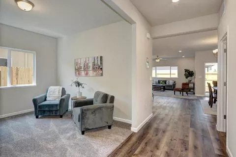 Entry Way - 1165 Nicklaus Rd, Galt, CA 95632 photo 5 of 11