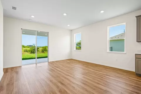Living - 928 Lovegrass Dr, Rockledge, FL 32955 photo 2 of 2