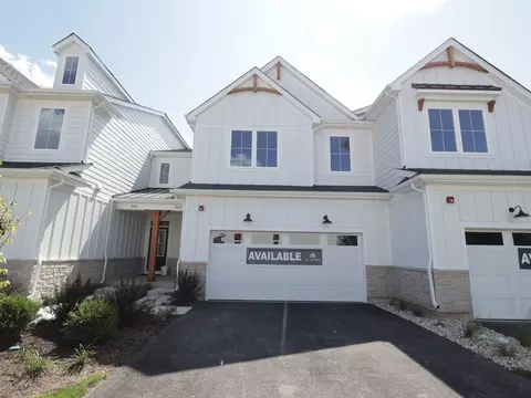 303 Avondale Ln, Lincolnshire, IL 60069