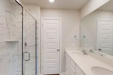 Bath - 6517 Adderly Rd, Pilot Point, TX 76258 photo 1 of 2