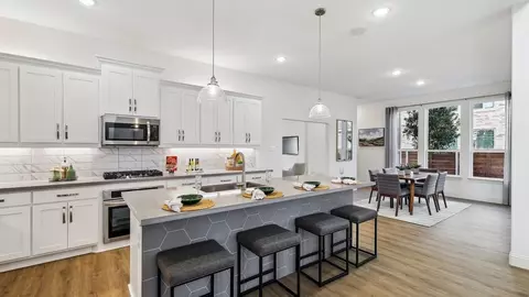 Kitchen - 1604 Casting Rdg, Mesquite, TX 75181 photo 2 of 2