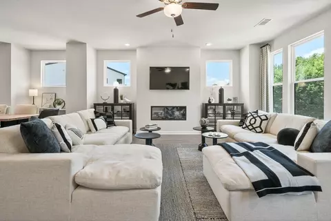 627 Oak Bluff Dr, Cumming, GA 30040