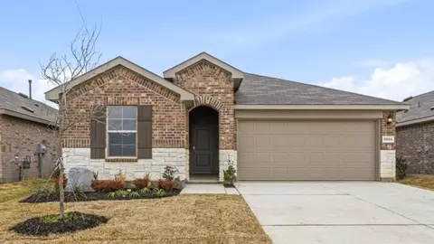 1935 Jackson St, Cleburne, TX 76033