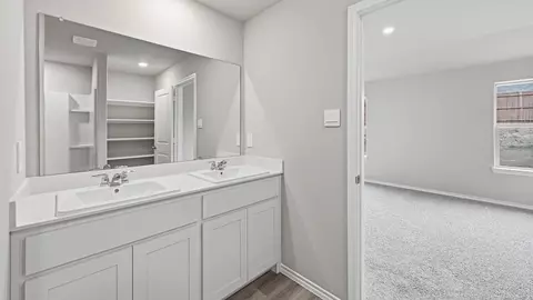 Entry Way - 1935 Jackson St, Cleburne, TX 76033 photo 4 of 5