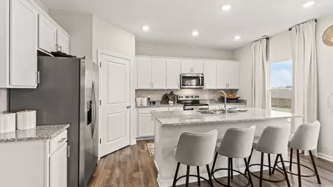 Kitchen - 2119 Hackberry St, Springfield, OH 45505 photo 2 of 11