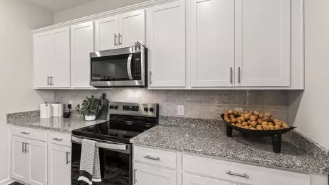 Kitchen - 2119 Hackberry St, Springfield, OH 45505 photo 3 of 11