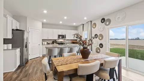 Dining - 2119 Hackberry St, Springfield, OH 45505 photo 2 of 5