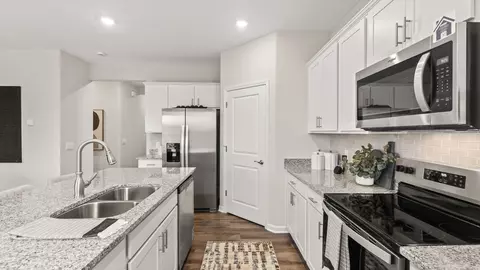 Kitchen - 2119 Hackberry St, Springfield, OH 45505 photo 4 of 11
