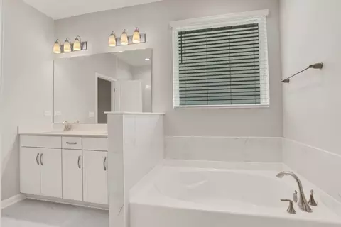 Bath - 182 Brook Forest Dr, Saint Augustine, FL 32092 photo 3 of 5