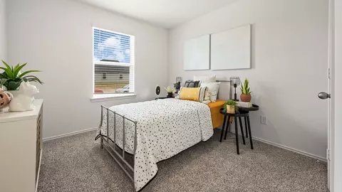 Bedroom - 9211 Wernecke Rd, Rosenberg, TX 77471 photo 1 of 4