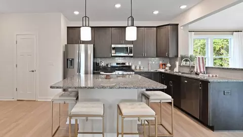 Kitchen - 3301 Greycliff Trl, Franklin, OH 45005 photo 3 of 5