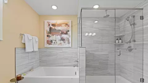 Bath - 3301 Greycliff Trl, Franklin, OH 45005 photo 7 of 11