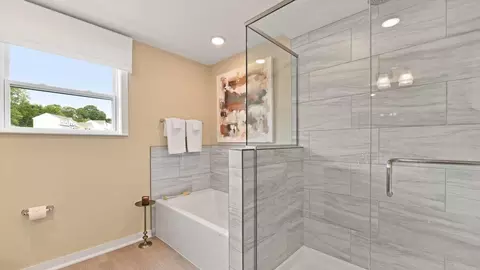 Bath - 3301 Greycliff Trl, Franklin, OH 45005 photo 9 of 11