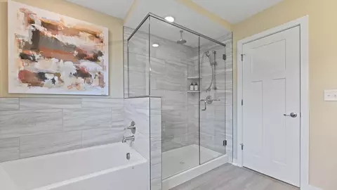 Bath - 3301 Greycliff Trl, Franklin, OH 45005 photo 8 of 11