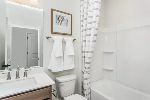 Bath - 137 Perth Cv, Bastrop, TX 78602 photo 3 of 5
