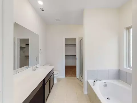 Bath - 6517 Adderly Rd, Pilot Point, TX 76258 photo 1 of 3