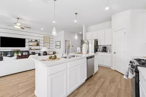 Kitchen - 6517 Adderly Rd, Pilot Point, TX 76258 photo 3 of 3