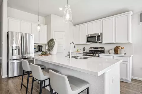 Kitchen - 6517 Adderly Rd, Pilot Point, TX 76258 photo 3 of 3