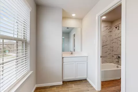 Bath - 6517 Adderly Rd, Pilot Point, TX 76258 photo 3 of 3
