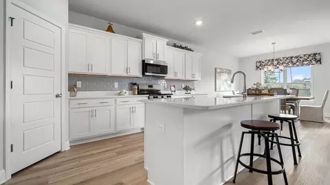 Kitchen - 1236 Provision Blvd, Mobile, AL 36608 photo 5 of 7