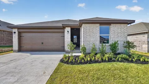1914 Cherokee Ln, Cleburne, TX 76033