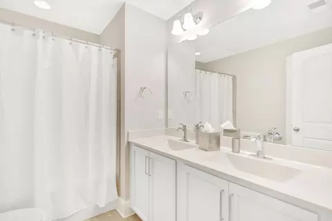 Bath - 224 Forest Valley Dr, Spring Lake, NC 28390 photo 3 of 4