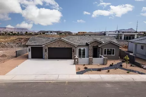 648 N 2740 W, Hurricane, UT 84737
