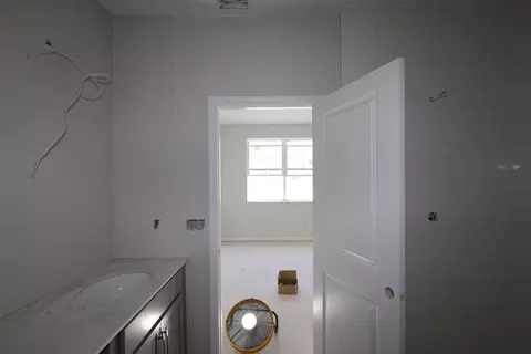 Bath - 1369 Hyde St, Saint Cloud, FL 34771 photo 3 of 3