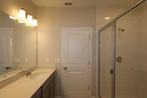 Bath - 1369 Hyde St, Saint Cloud, FL 34771 photo 1 of 1