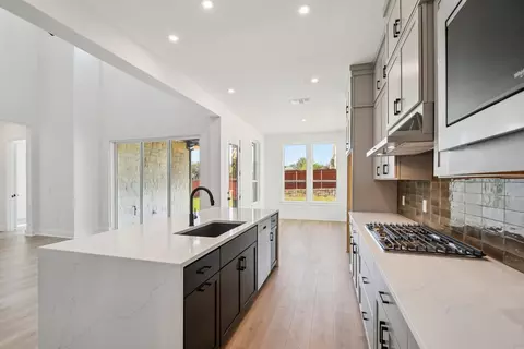 Kitchen - 122 Alvin Dr, Buda, TX 78610 photo 7 of 7