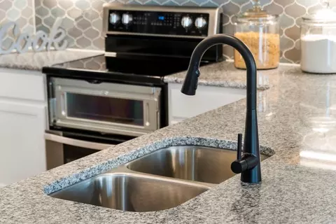 Kitchen - 85 Hematite Ln, Jarrell, TX 76537 photo 6 of 8
