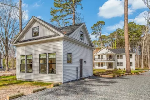 100 Battery Cir, Yorktown, VA 23692