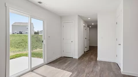 Entry Way - 1002 Persimmon Holw, Greeneville, TN 37745 photo 1 of 7