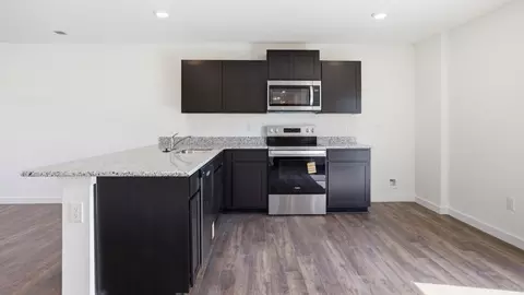 Kitchen - 1002 Persimmon Holw, Greeneville, TN 37745 photo 2 of 6