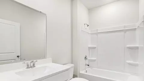 Bath - 1312 Parkside Ct, Conway, SC 29527 photo 2 of 3