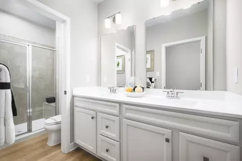 Bath - 2600 Calgary Dr, Chester, VA 23831 photo 2 of 4