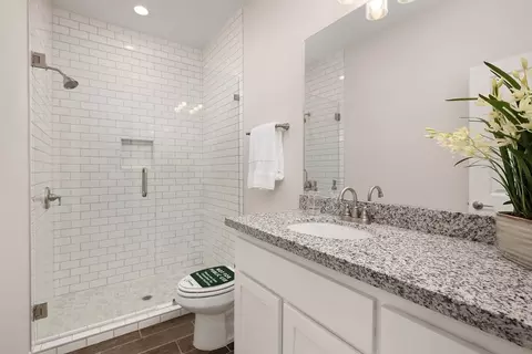 Bath - 5309 Moses Loop, Laredo, TX 78046 photo 4 of 4