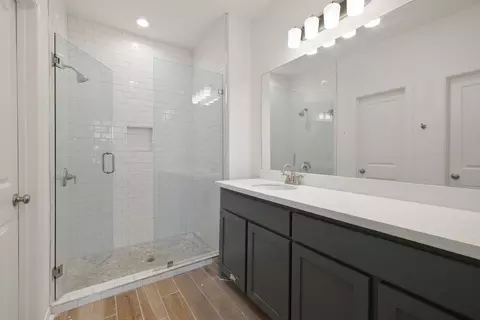 Bath - 5309 Moses Loop, Laredo, TX 78046 photo 1 of 4