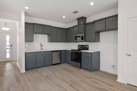 Kitchen - 5309 Moses Loop, Laredo, TX 78046 photo 1 of 2