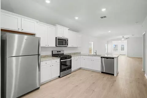 Kitchen - 275 Aplite Pass, Maxwell, TX 78656 photo 1 of 2