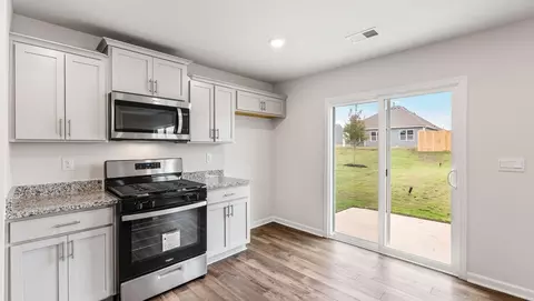 Kitchen - 309 Oak Ridge Rd, Clinton, SC 29325 photo 4 of 11
