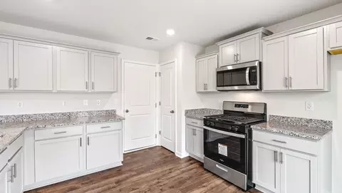 Kitchen - 309 Oak Ridge Rd, Clinton, SC 29325 photo 5 of 11