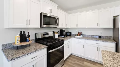 Kitchen - 309 Oak Ridge Rd, Clinton, SC 29325 photo 9 of 11