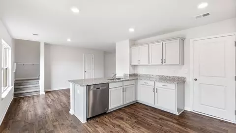Kitchen - 309 Oak Ridge Rd, Clinton, SC 29325 photo 2 of 11