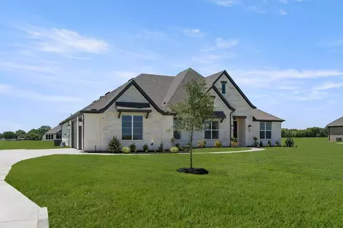 221 Cotopaxi Dr, Red Oak, TX 75154