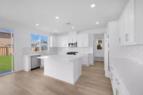Kitchen - 2591 Beckett St, Tracy, CA 95377 photo 2 of 9