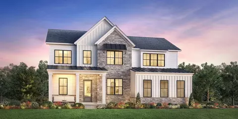 9 Augusta Dr, Newtown, PA 18940