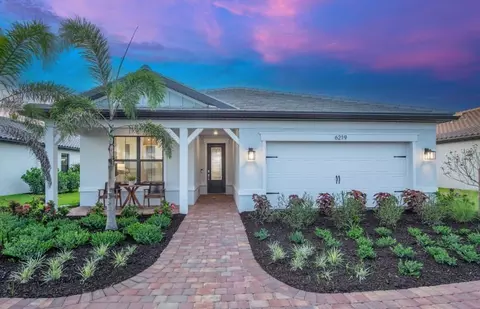 2048 Silver Shores Blvd, Englewood, FL 34223